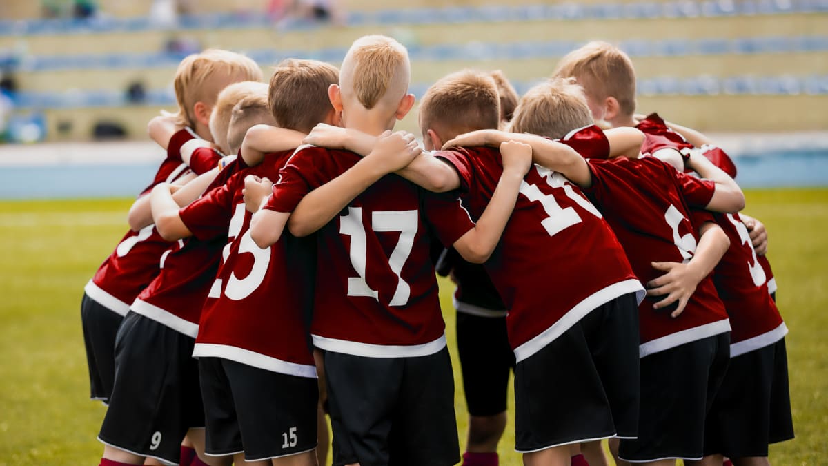 Kinder Fußballmannschaft Sponsor